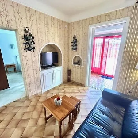 Les Du Chateau La Piolette 度假居 *